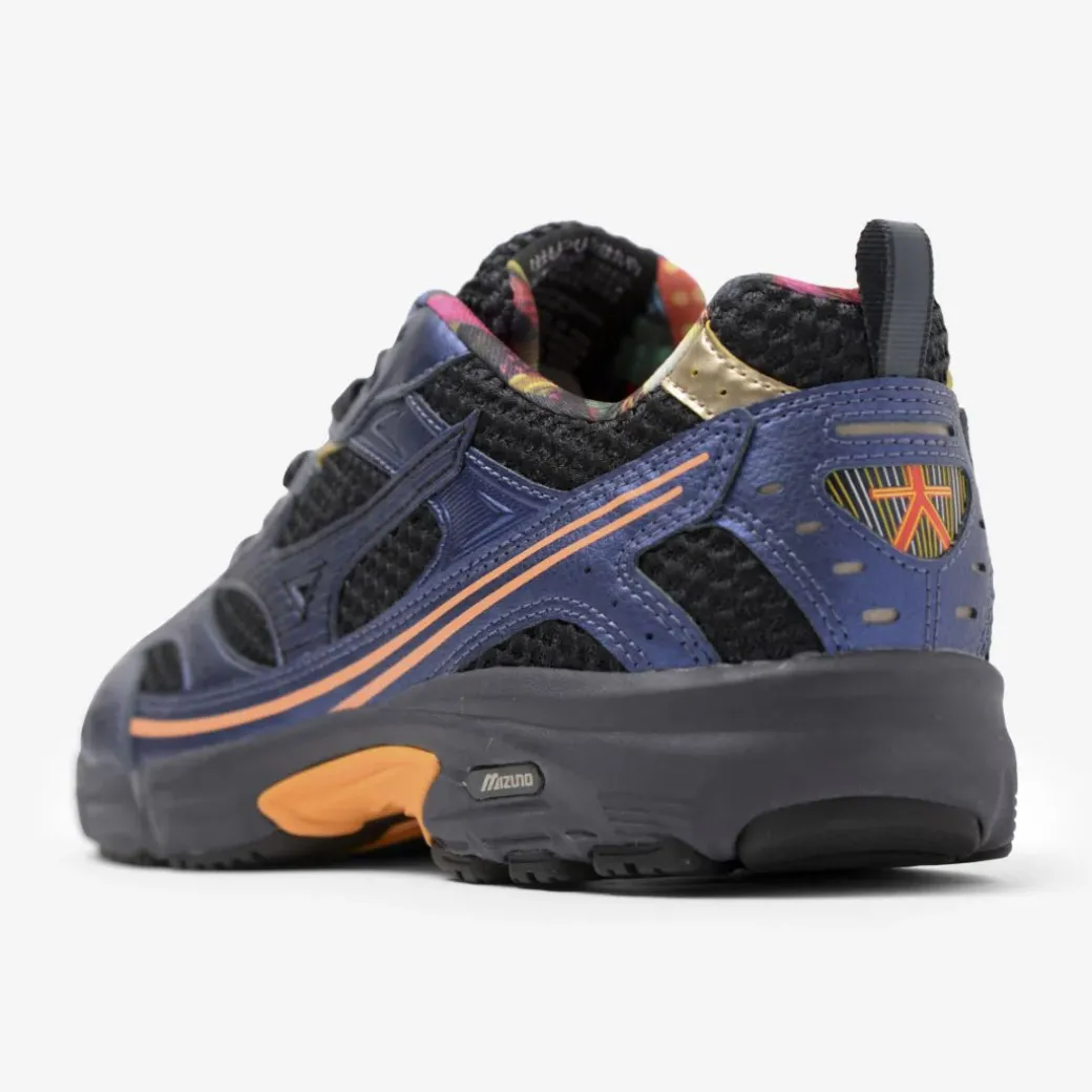 Mizuno MXR Black White & Nimbus Cloud