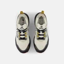 New Balance Fresh Foam X Hierro v9 Angora Black & Drift Red