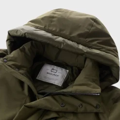 Woolrich Men's Mountain Parka In Stretch Nylon Dark Green