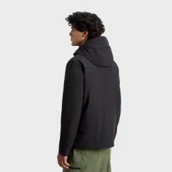 Woolrich Men's Pacific Jacket in Tech Softshell Black